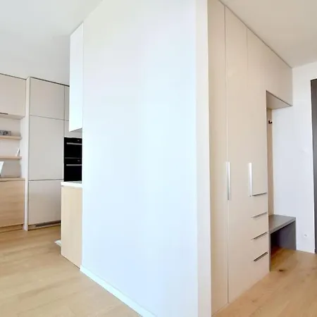 Downtown Charm With Free Parking Spot Apartment Bratislava