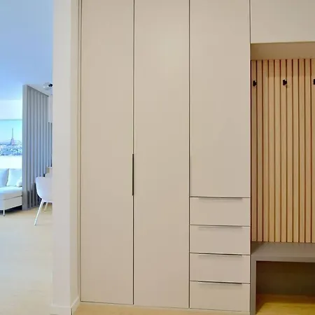 Downtown Charm With Free Parking Spot ברטיסלאבה